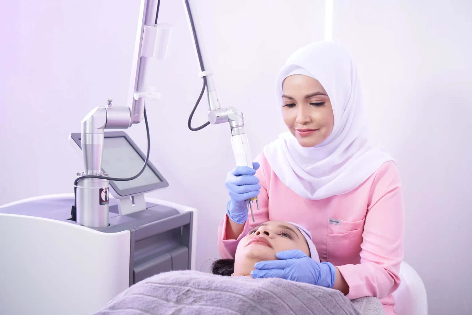Pico Laser untuk flek hitam dan bekas jerawat di Klinik Tivaza Bandung